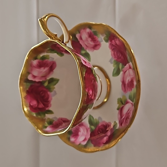 Antique "Old English Rose" by Royal Albert, cup and saucer. - Picture 1 of 8